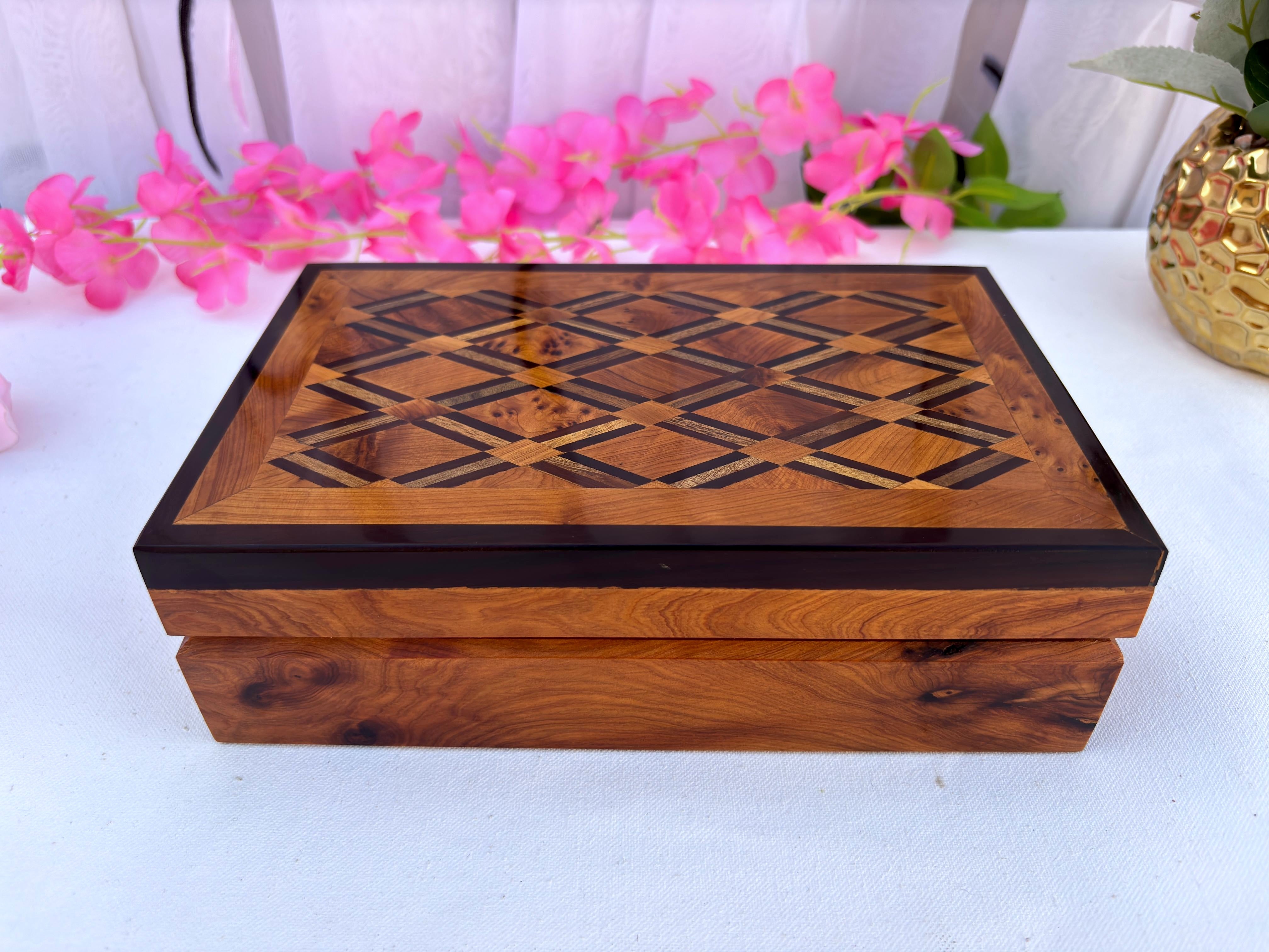 Moroccan Burl Jewelry Box 8"x5"